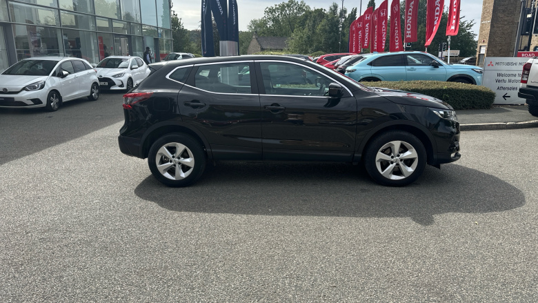 Nissan Qashqai 1.3 DiG-T Acenta Premium 5dr Petrol Hatchback